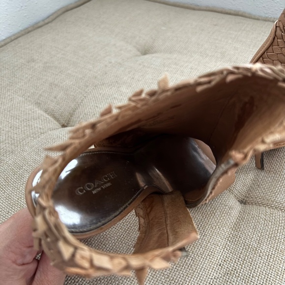 Coach Julie Tan Woven Leather Peep Toe Stiletto Heels Size 9 - Picture 7 of 9
